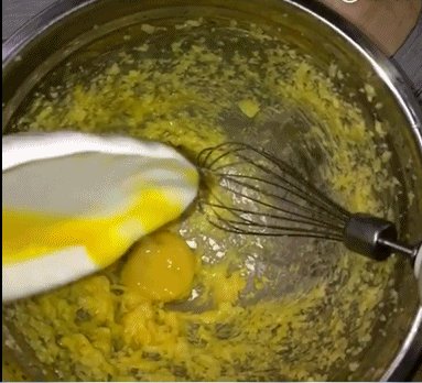 蛋黄芝麻小饼步骤5