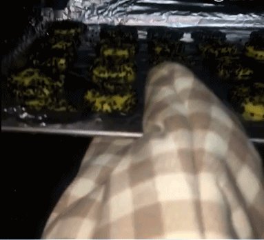 蛋黄芝麻小饼步骤9