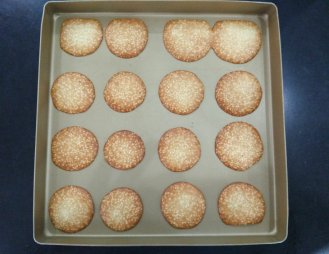 芝麻脆饼步骤5