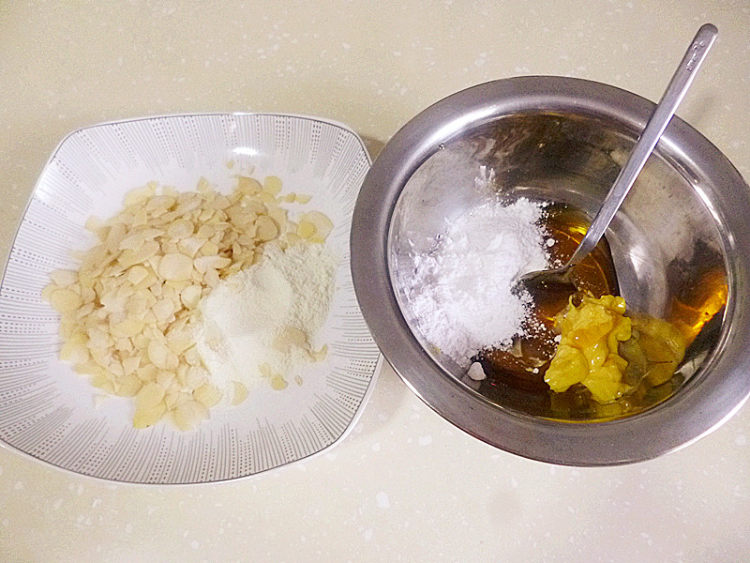杏仁盾牌饼干步骤1