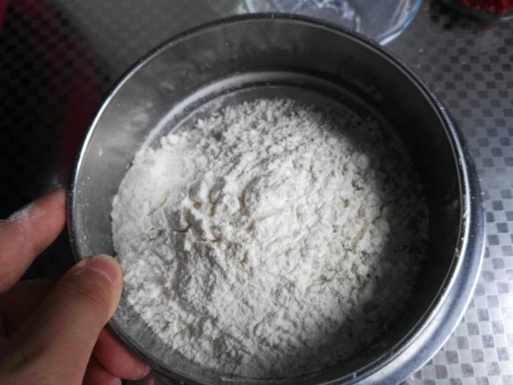 抹茶蔓越莓饼干步骤3