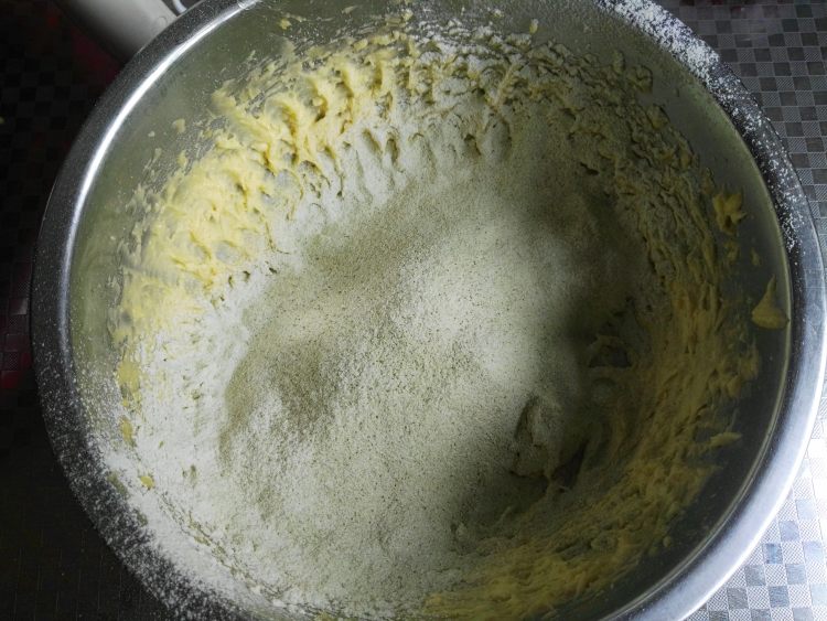 抹茶蔓越莓饼干步骤8