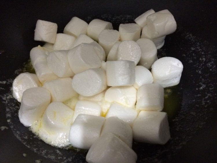 牛轧夹心饼干步骤2