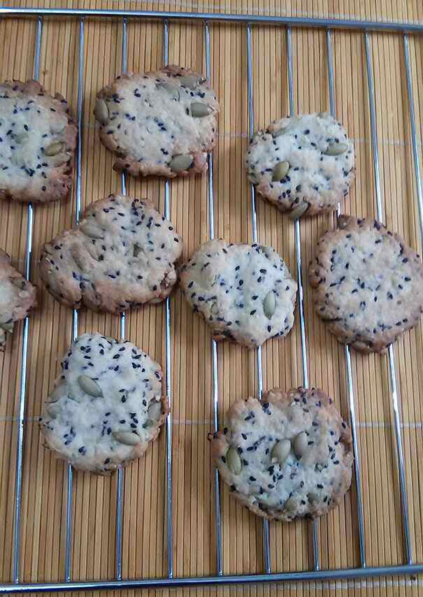 南瓜籽黑芝麻燕麦饼干步骤15