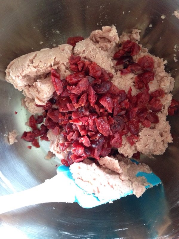 紫薯蔓越莓饼干步骤5