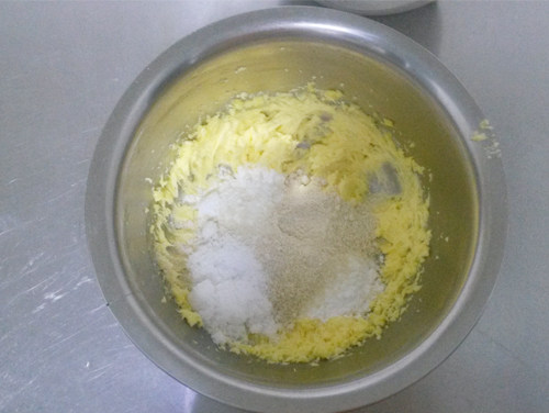 芝麻薄饼步骤1