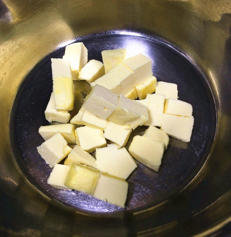 爱心淡奶油曲奇饼干步骤1