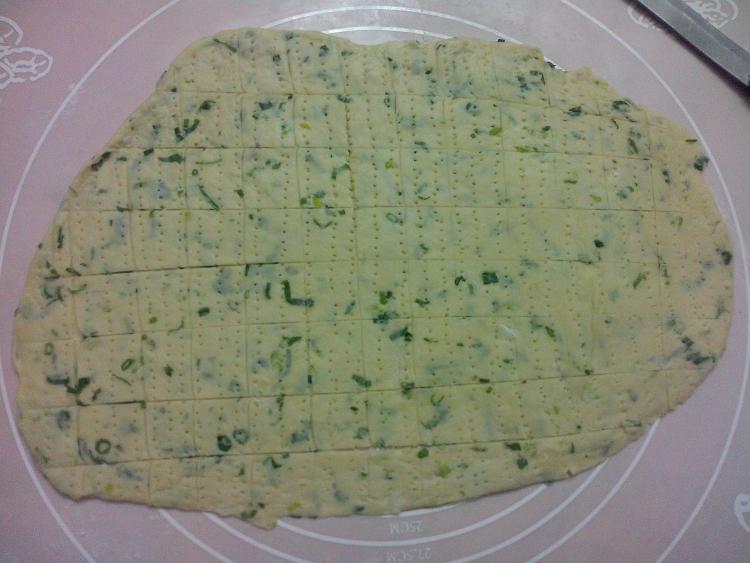 葱香苏打饼干步骤11