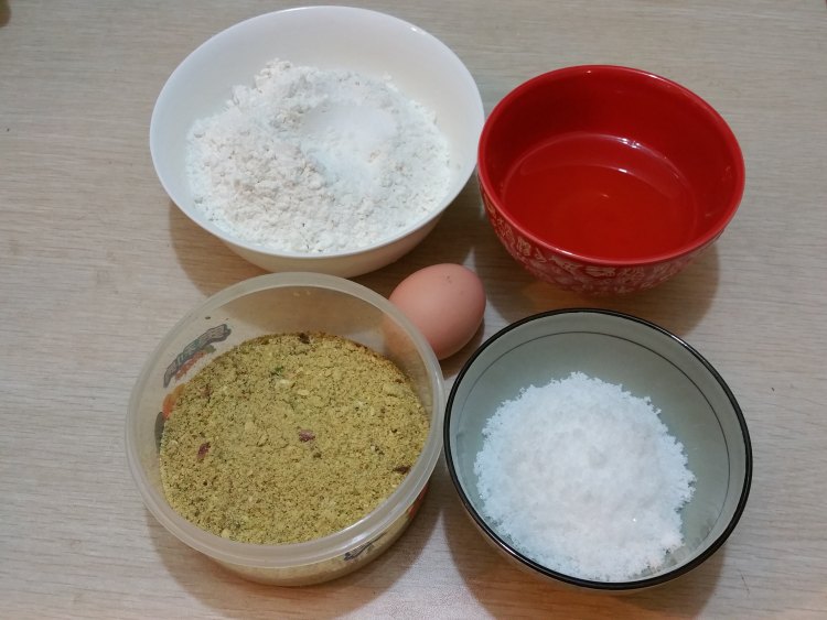 开心果一口酥步骤1