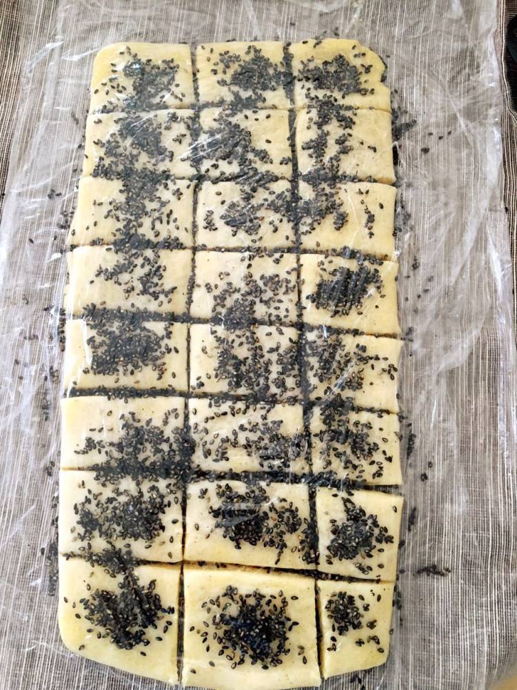 木糖醇芝麻方块酥步骤9