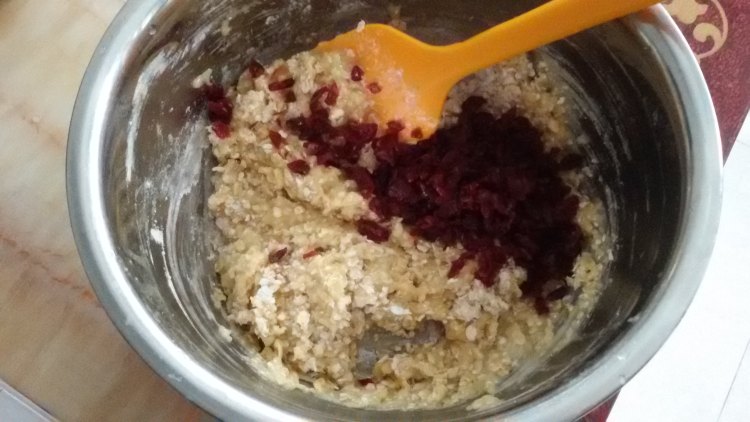 蔓越莓燕麦脆饼步骤4