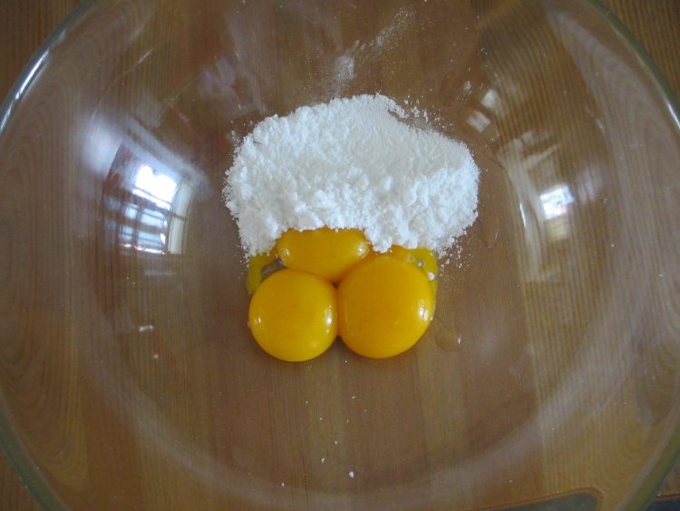 宝宝蛋黄小饼干步骤1