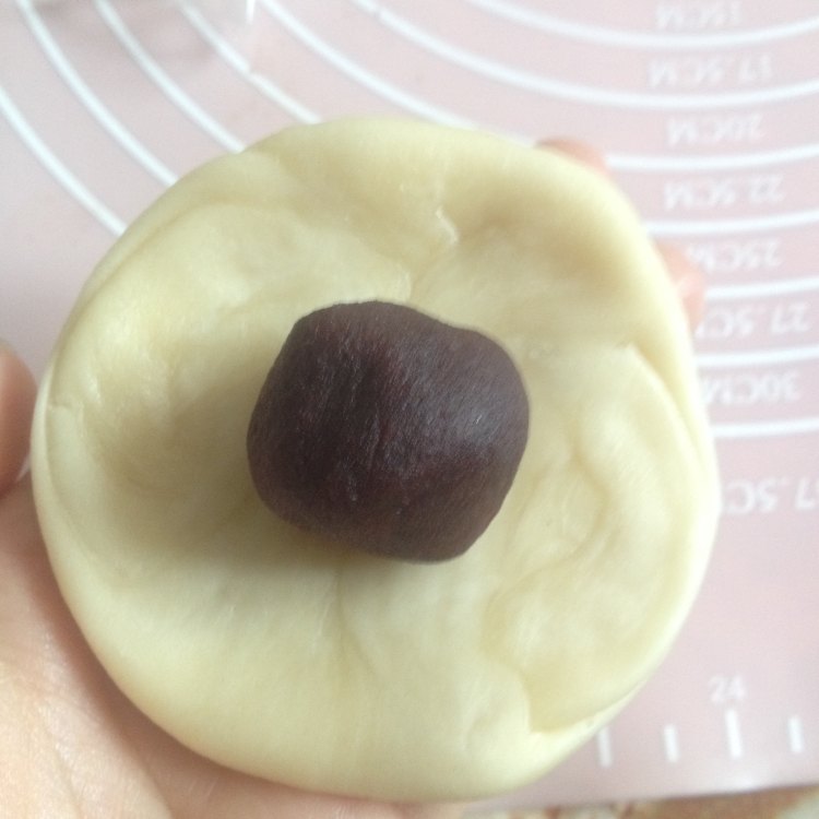豆沙菊花酥步骤12