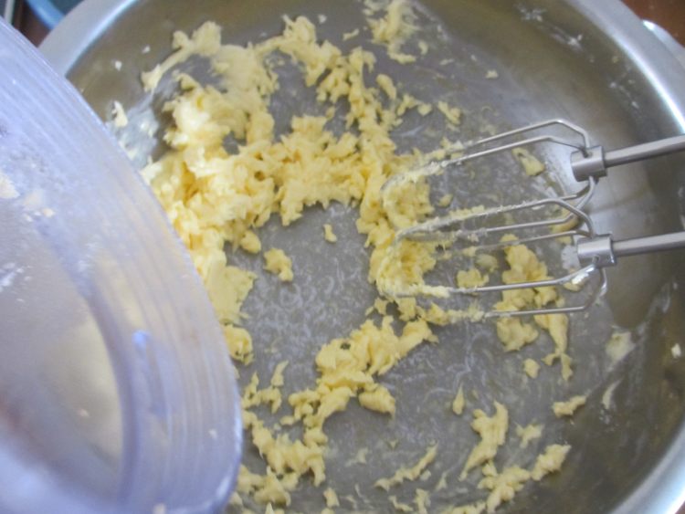 花生巧克力夹心饼干步骤9