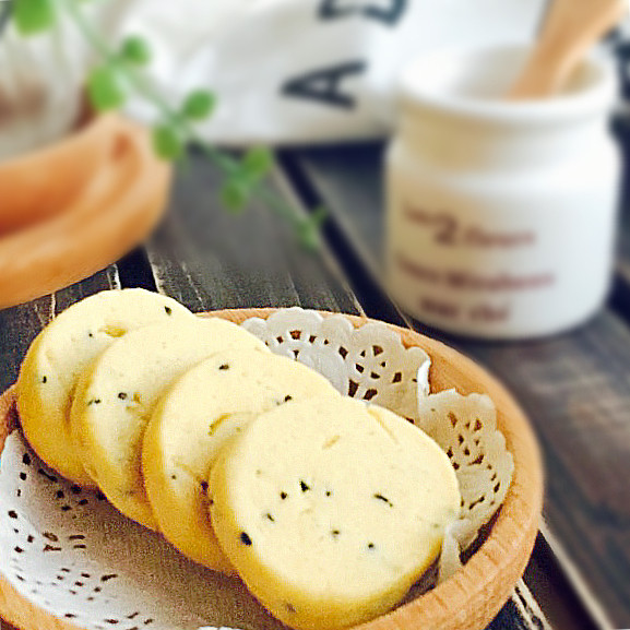 蛋黄黑芝麻饼干步骤10