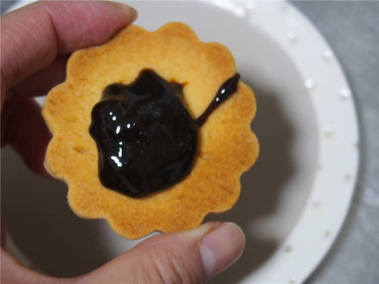 玫瑰酱夹心饼干步骤9