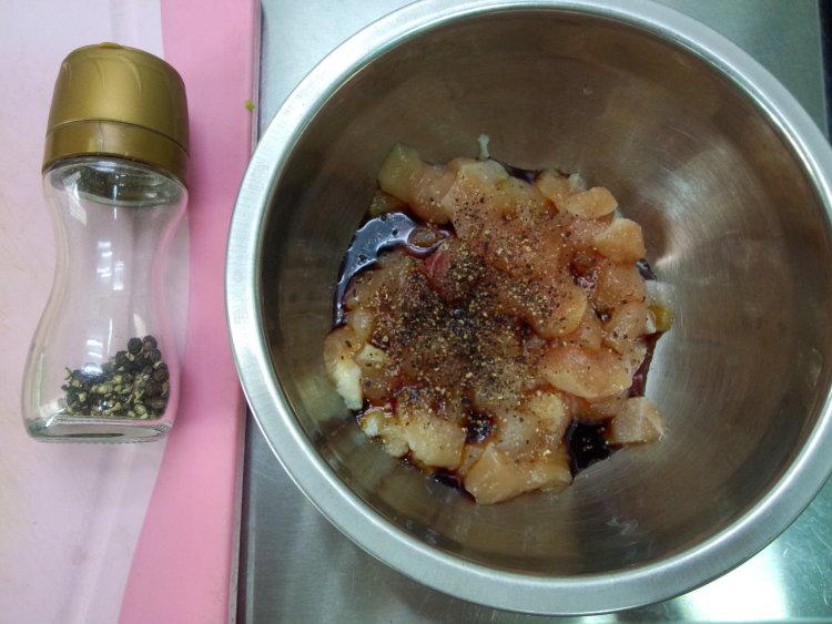 黑胡椒鸡肉披萨步骤9