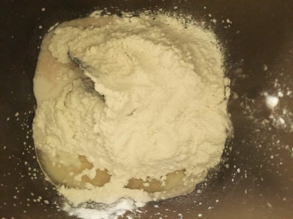 新奥尔良鸡肉披萨步骤1