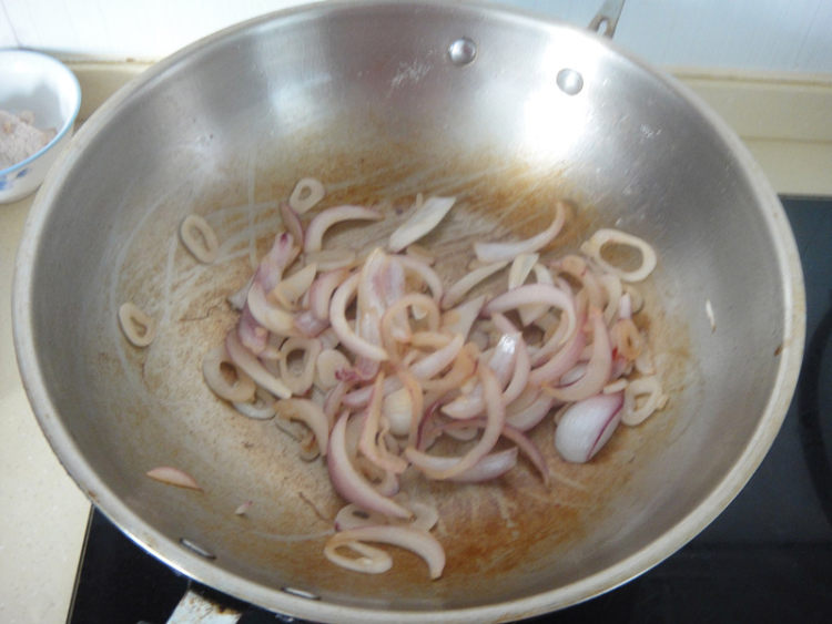 牛肉罗勒风味披萨步骤6