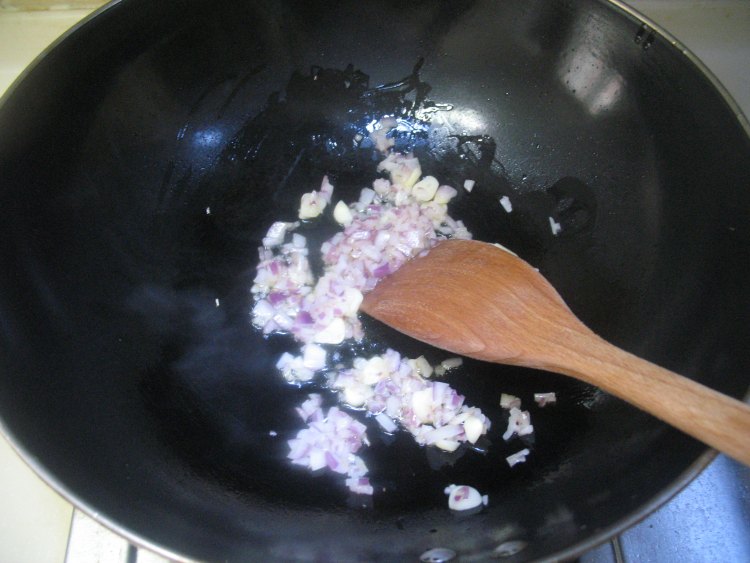 意式鲜虾肉丸披萨步骤6