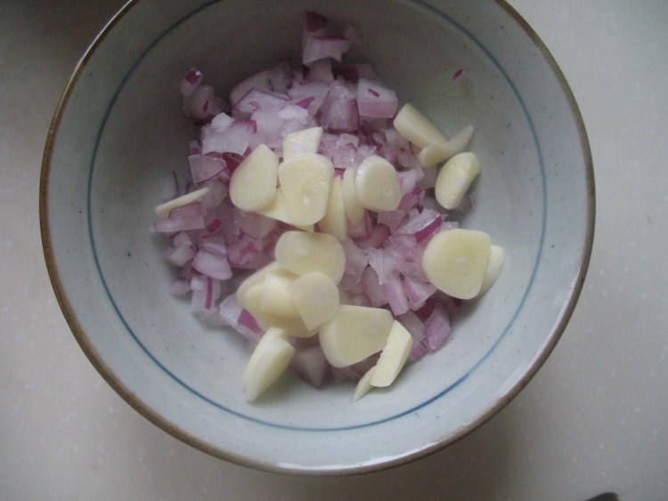 意式鲜虾肉丸披萨步骤5