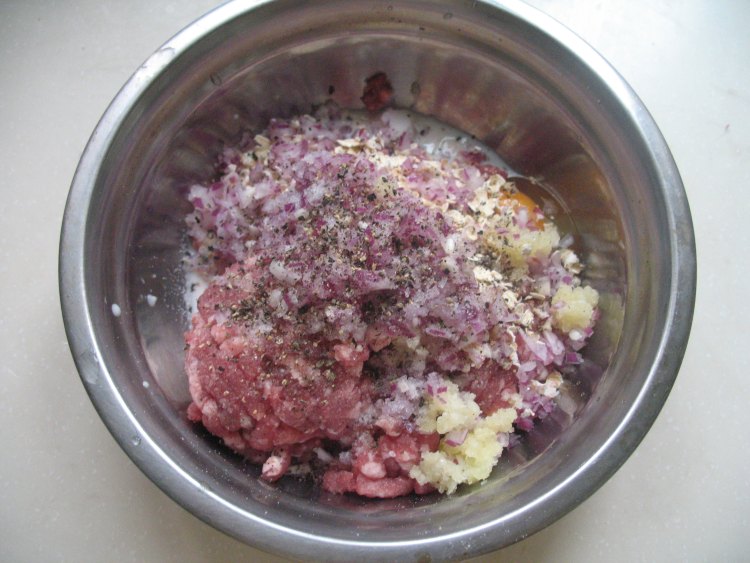 意式鲜虾肉丸披萨步骤9