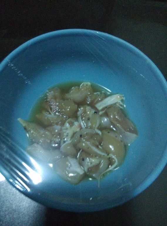 黑椒鸡腿蘑菇披萨步骤2