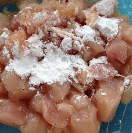 腰果鸡丁厚饼披萨步骤6