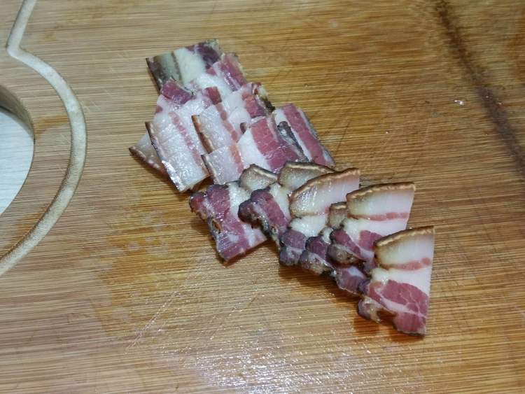 腊肉比萨步骤5