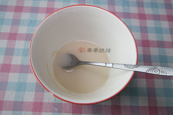 厚底鲜虾培根披萨步骤1