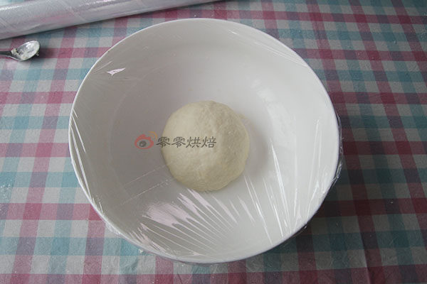 厚底鲜虾培根披萨步骤3