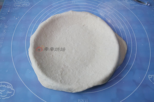厚底鲜虾培根披萨步骤8
