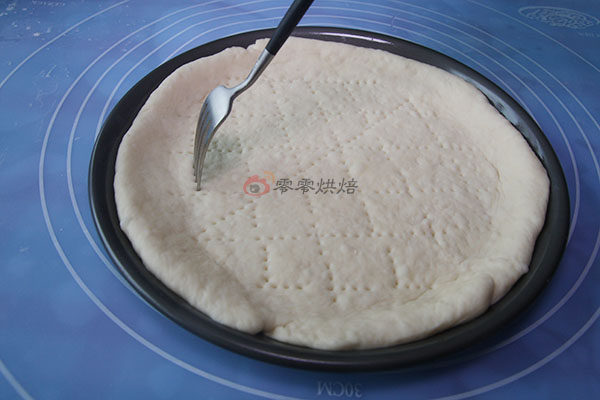 厚底鲜虾培根披萨步骤9