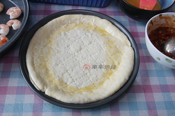 厚底鲜虾培根披萨步骤12