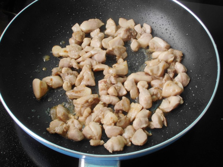 BBQ鸡肉核桃披萨步骤6