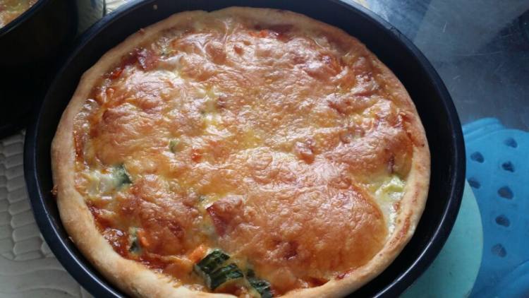 培根蔬菜披萨步骤6