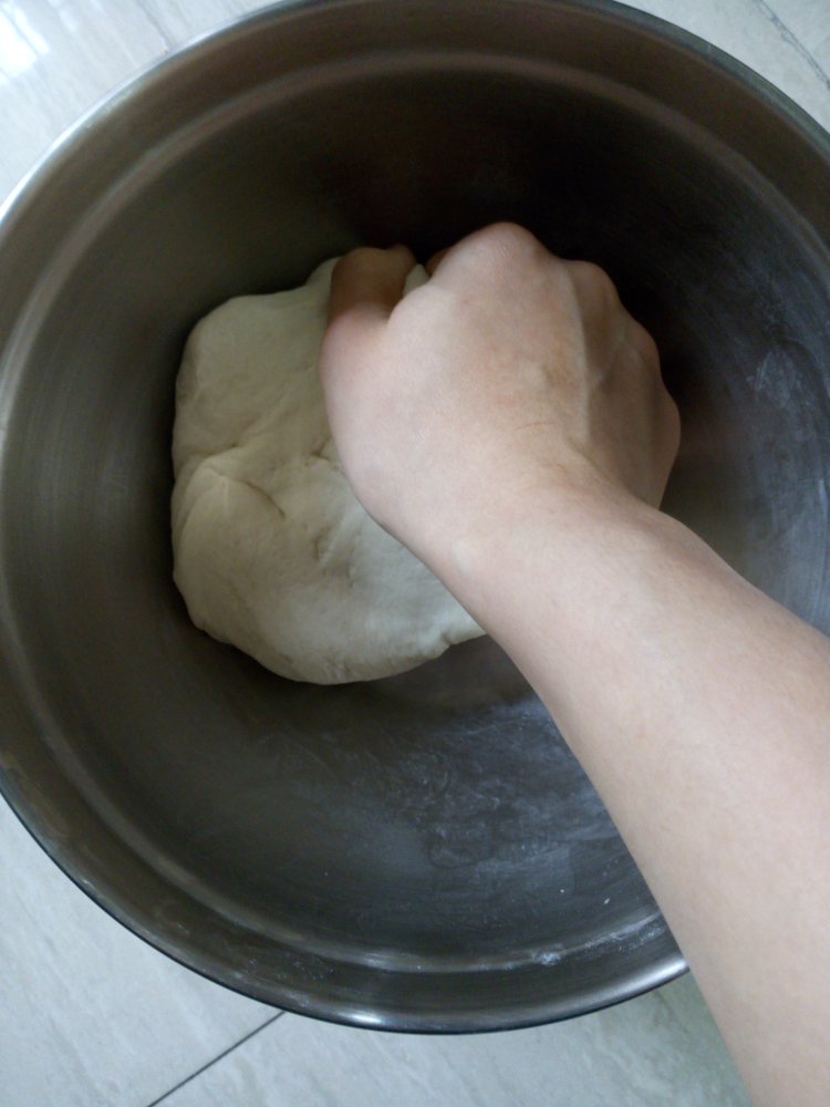 鸡腿花边巨无霸披萨步骤9