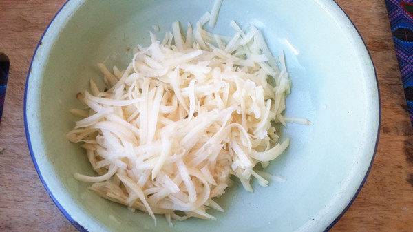 土豆丝比萨步骤1