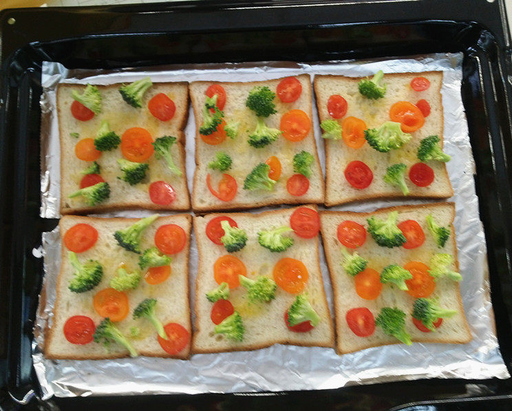 火腿土司披萨步骤4