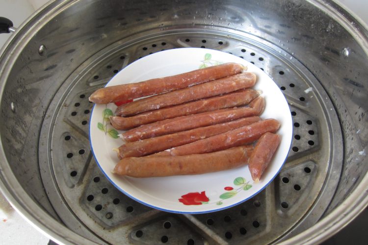 腊肠黑橄榄披萨步骤6