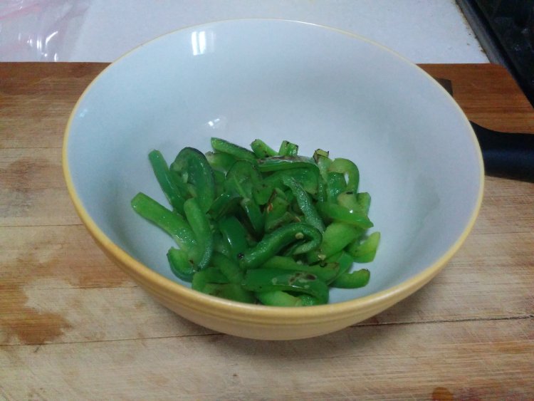 青椒培根披萨步骤8