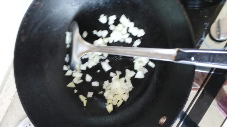 蔬菜咸肉披萨步骤2