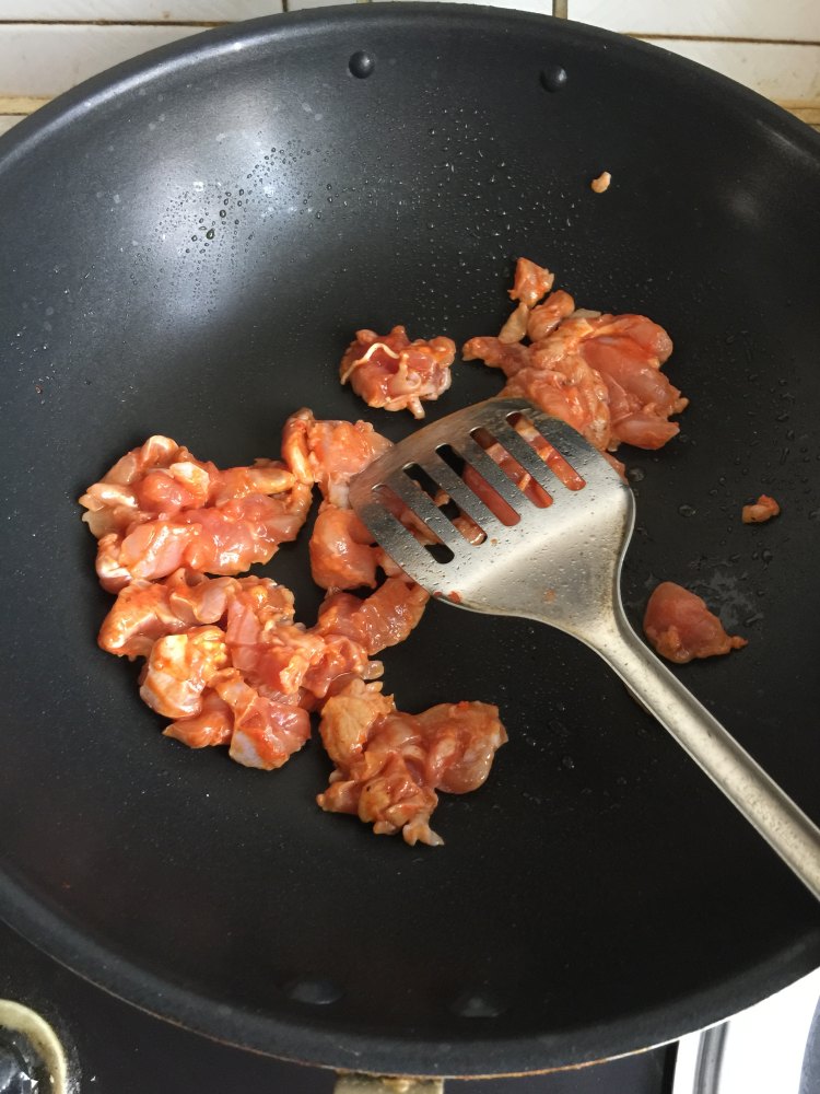奥尔良烤鸡腿肉披萨步骤2