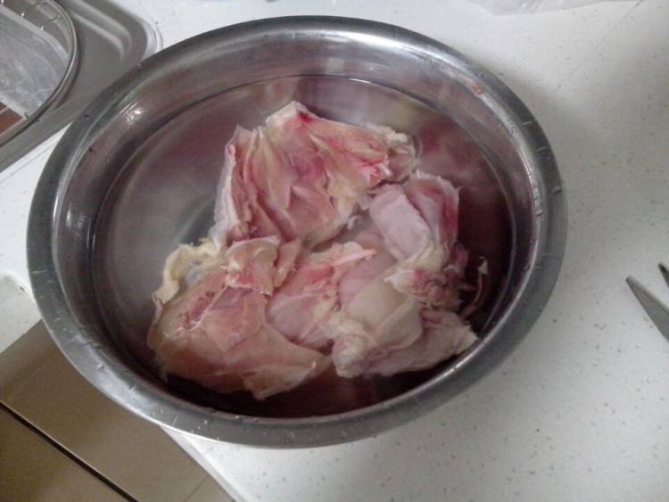 茄子鸡肉披萨步骤1
