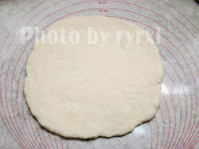 蘑菇培根厚底披萨步骤4