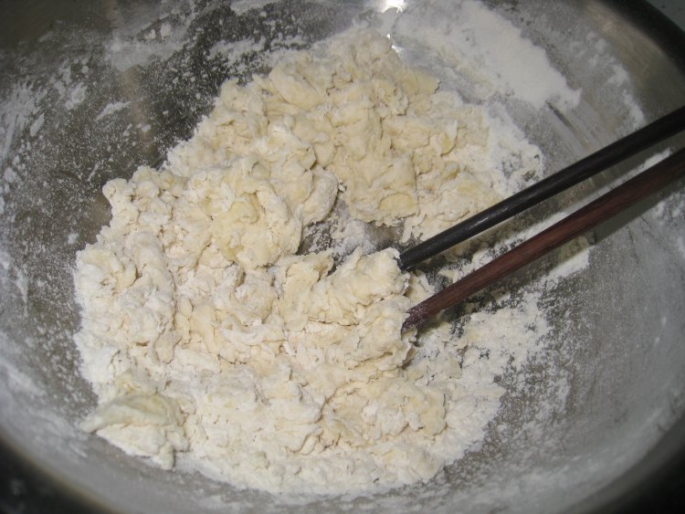火腿玉米脆底小披萨步骤1