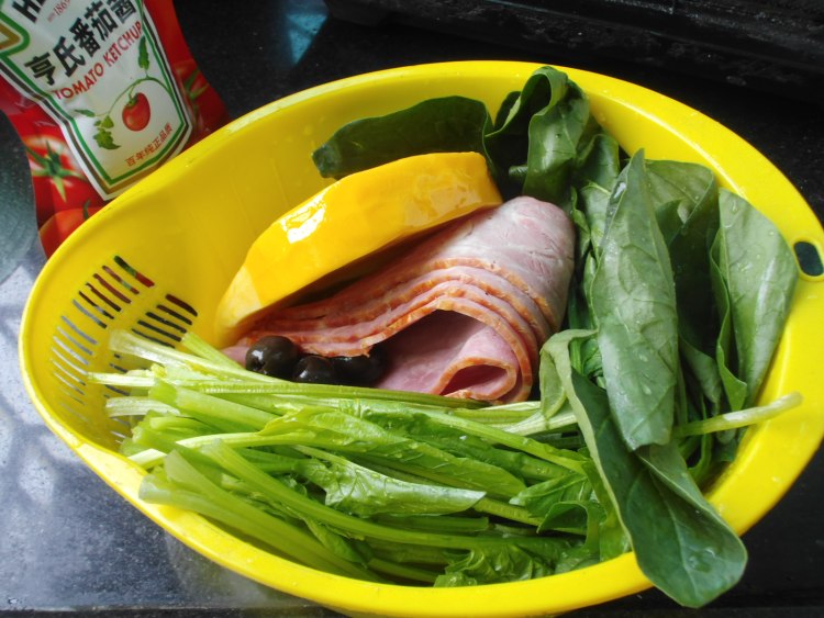 菠菜培根披萨步骤3