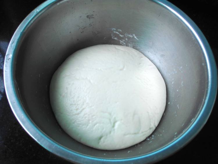 菠菜培根披萨步骤7