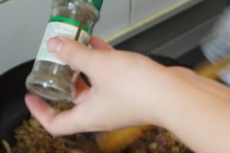 叉烧肉大虾双拼pizza步骤11
