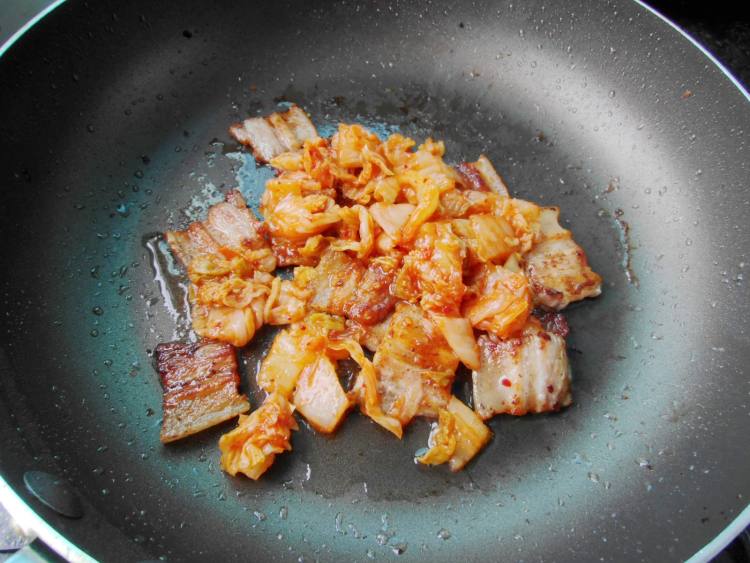 泡菜五花肉披萨步骤5